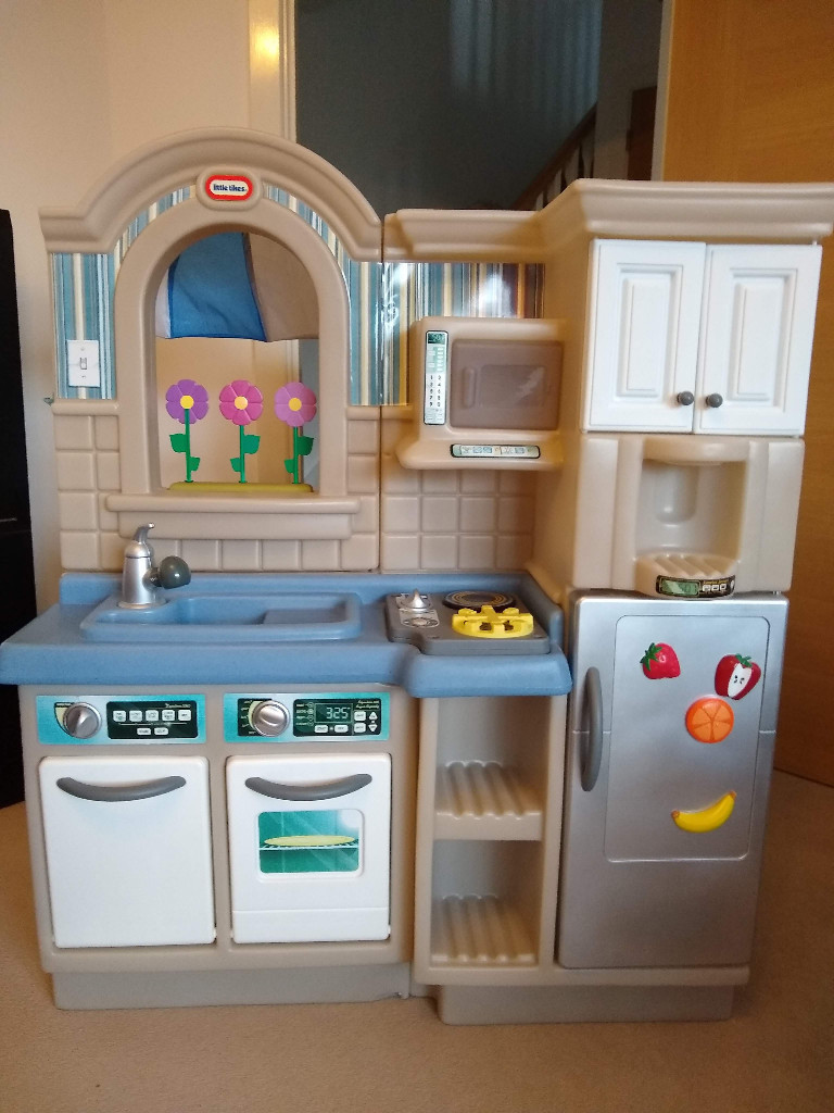 little tikes inside outside kitchen